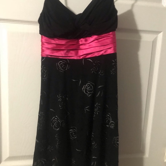 Black and Pink Cocktail Dress - Picture 2 of 3